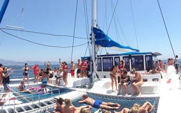 boat party cruise hen party