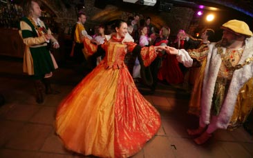 Medieval Banquet Activity In London - GoHen.com