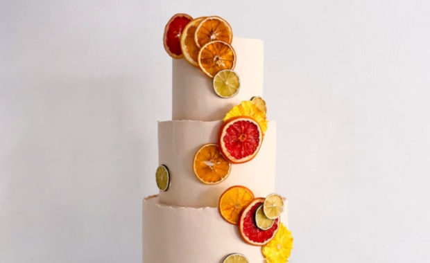 a fruity cake by Love from luisa cakes 