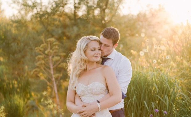 A couple photographed by Murray Clarke 